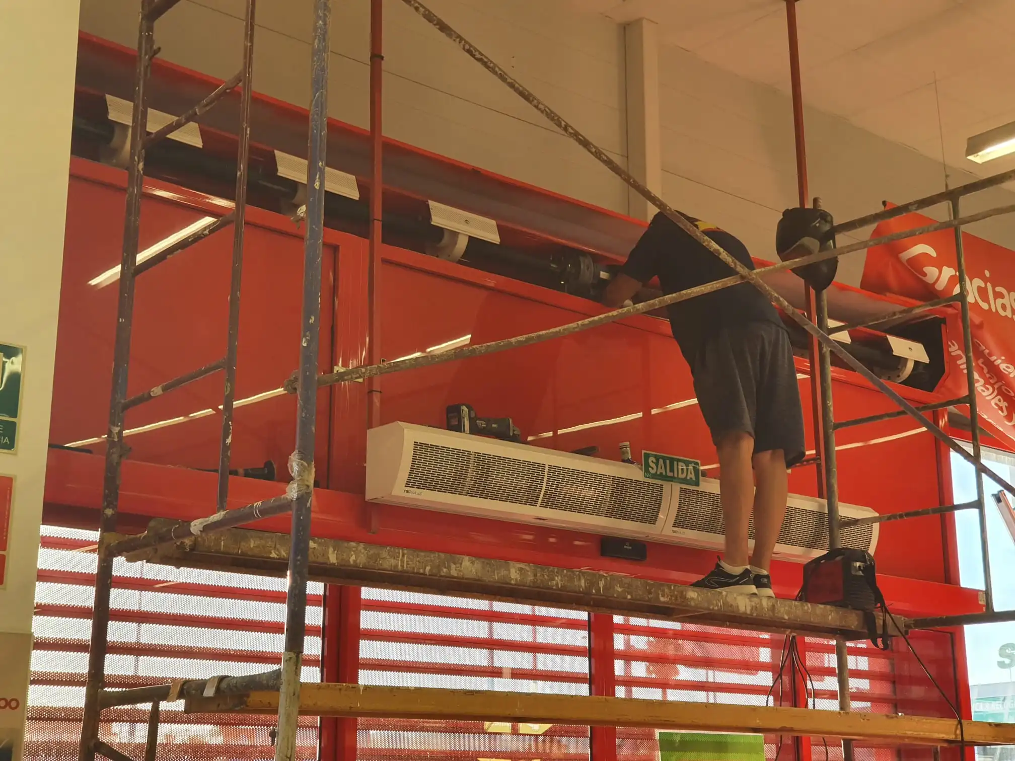 instalacion de puertas automaticas Benisa